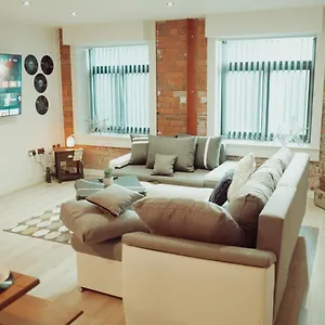  Apartment Bv Rare 3 Bedrooms At Conditioning House Bradford Perfect For Contractors